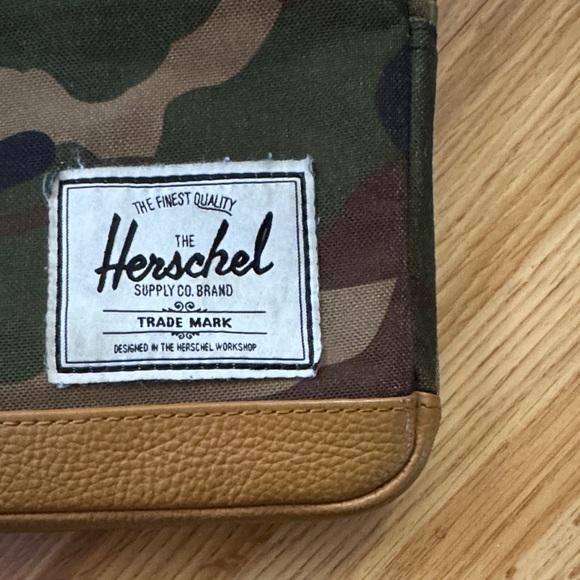 Herschel 16” Laptop Bag ✨ - Picture 3 of 11